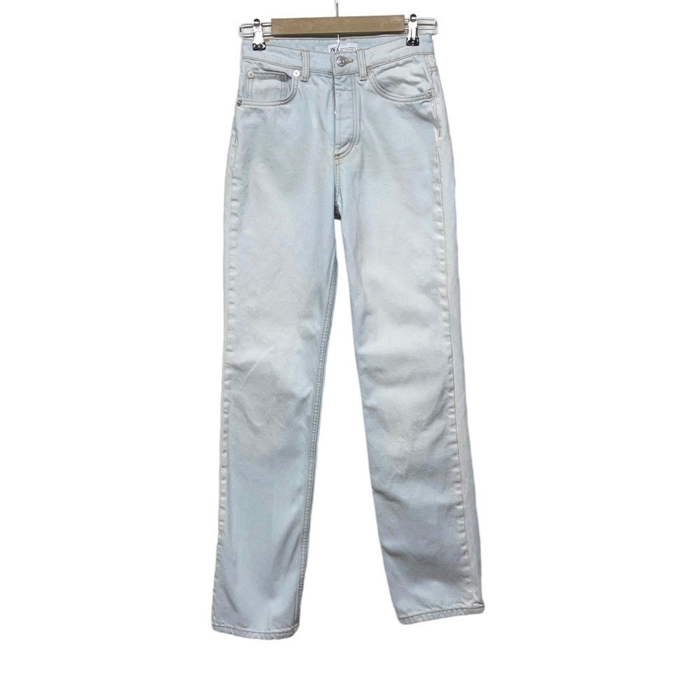 Zara Women’s Lightwash‎ Straight Leg Button Fly Jeans Size 2 Minimalist Neutral